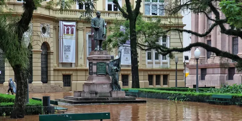 Centro de Porto Alegre submerso